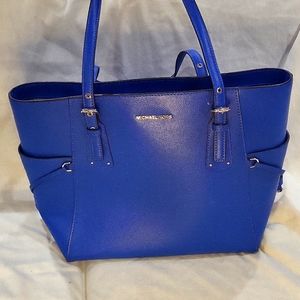 Michael Kors Voyager Purse